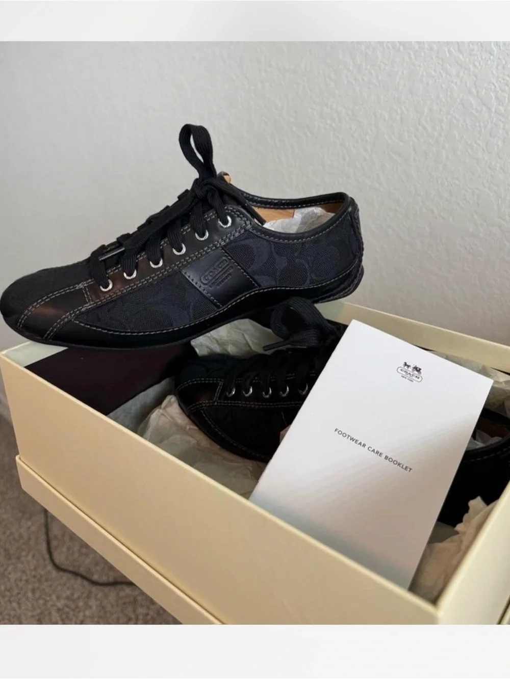 Authentic Coach women’s black Lace-Up Sneaker